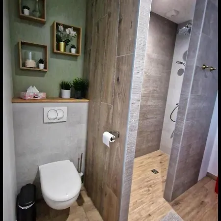 Proche Puy Du Fou Entrée Indépendante, Encas Du Matin Offert Séjour chez l'habitant